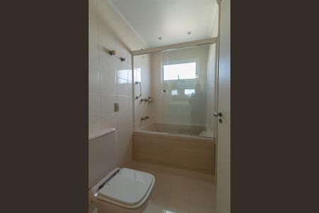 Apartamento à venda com 350m², 4 quartos e 3 vagasBanheiro da Suíte 1