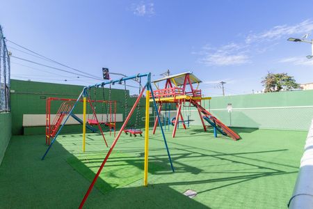 Apartamento para alugar com 47m², 2 quartos e 1 vaga Apartamento para alugar com 47m², 2 quartos e 1 vagaÁrea comum - Playground