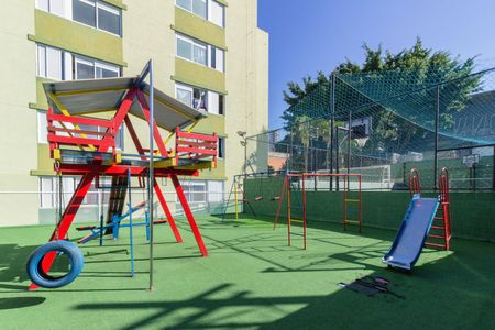 Apartamento para alugar com 47m², 2 quartos e 1 vaga Apartamento para alugar com 47m², 2 quartos e 1 vagaÁrea comum - Playground