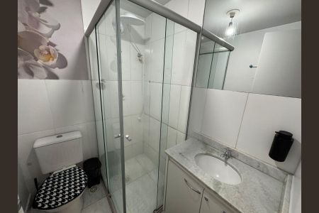 Banheiro de apartamento para alugar com 2 quartos, 60m² em Setor Negrão de Lima, Goiânia