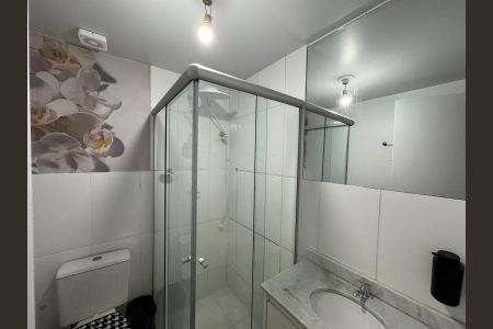 Banheiro de apartamento para alugar com 2 quartos, 60m² em Setor Negrão de Lima, Goiânia