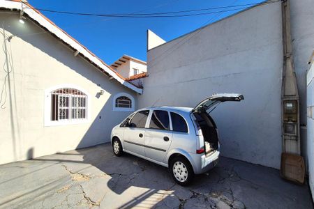 Garagem  de casa para alugar com 3 quartos, 80m² em Jardim Roseira, Campinas