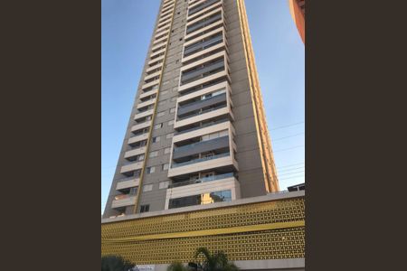 Apartamento à venda com 64m², 2 quartos e 1 vaga Apartamento à venda com 64m², 2 quartos e 1 vagaFachada