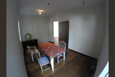 Casa à venda com 4 quartos, 240m² em Moema, São Paulo