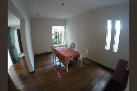 Casa à venda com 4 quartos, 240m² em Moema, São Paulo