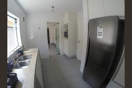 Casa à venda com 4 quartos, 240m² em Moema, São Paulo