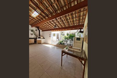 Casa à venda com 3 quartos, 230m² em Campo Belo, São Paulo