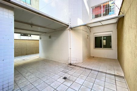 Apartamento à venda com 140m², 3 quartos e 3 vagas Apartamento à venda com 140m², 3 quartos e 3 vagasÁrea de Serviço