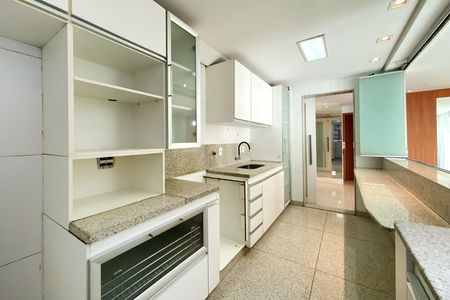 Apartamento à venda com 140m², 3 quartos e 3 vagas Apartamento à venda com 140m², 3 quartos e 3 vagasCozinha