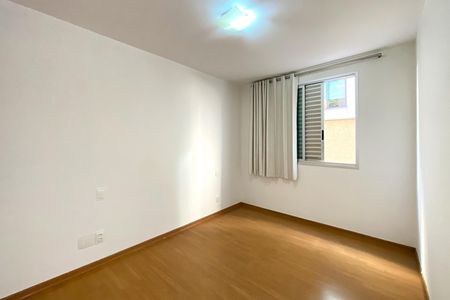 Apartamento à venda com 140m², 3 quartos e 3 vagas Apartamento à venda com 140m², 3 quartos e 3 vagasSuite