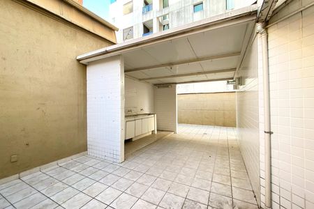 Apartamento à venda com 140m², 3 quartos e 3 vagas Apartamento à venda com 140m², 3 quartos e 3 vagasÁrea de Serviço
