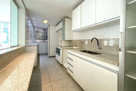 Apartamento à venda com 140m², 3 quartos e 3 vagas Apartamento à venda com 140m², 3 quartos e 3 vagasCozinha