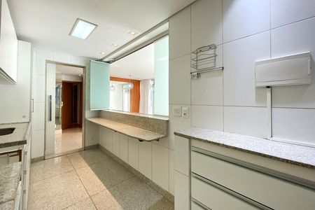 Apartamento à venda com 140m², 3 quartos e 3 vagas Apartamento à venda com 140m², 3 quartos e 3 vagasCozinha