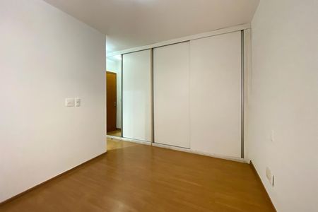 Apartamento à venda com 140m², 3 quartos e 3 vagas Apartamento à venda com 140m², 3 quartos e 3 vagasSuite