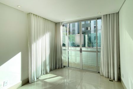 Apartamento à venda com 140m², 3 quartos e 3 vagas Apartamento à venda com 140m², 3 quartos e 3 vagasSala