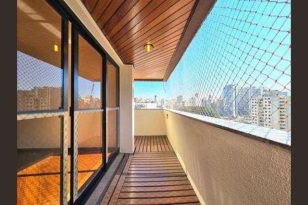 Apartamento para alugar com 180m², 4 quartos e 3 vagas Apartamento para alugar com 180m², 4 quartos e 3 vagasVaranda