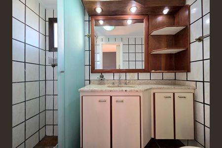 Apartamento para alugar com 180m², 4 quartos e 3 vagas Apartamento para alugar com 180m², 4 quartos e 3 vagasBanheiro da Suíte 3