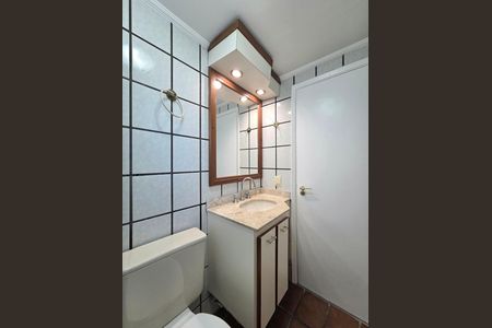 Apartamento para alugar com 180m², 4 quartos e 3 vagas Apartamento para alugar com 180m², 4 quartos e 3 vagasBanheiro da Suíte 2