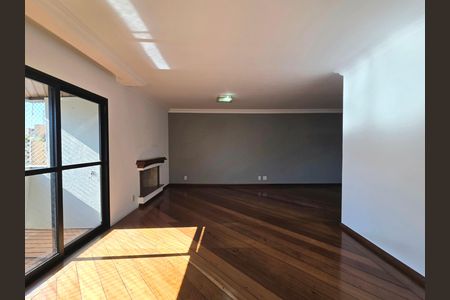 Apartamento para alugar com 180m², 4 quartos e 3 vagas Apartamento para alugar com 180m², 4 quartos e 3 vagasSala