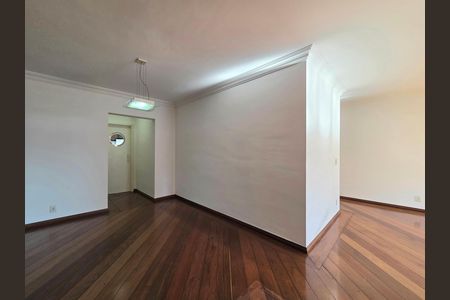 Apartamento para alugar com 180m², 4 quartos e 3 vagas Apartamento para alugar com 180m², 4 quartos e 3 vagasSala