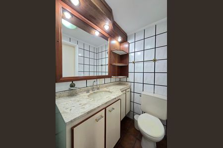 Apartamento para alugar com 180m², 4 quartos e 3 vagas Apartamento para alugar com 180m², 4 quartos e 3 vagasBanheiro da Suíte 3