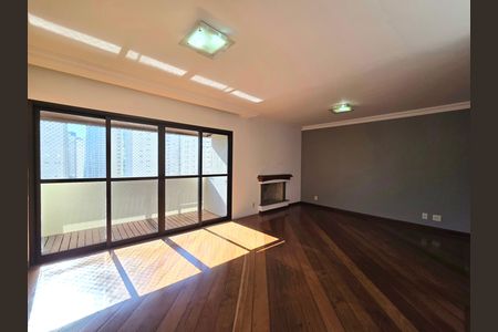 Apartamento para alugar com 180m², 4 quartos e 3 vagas Apartamento para alugar com 180m², 4 quartos e 3 vagasSala