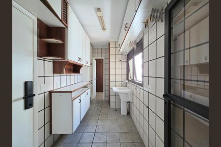Apartamento para alugar com 180m², 4 quartos e 3 vagas Apartamento para alugar com 180m², 4 quartos e 3 vagasÁrea de Serviço