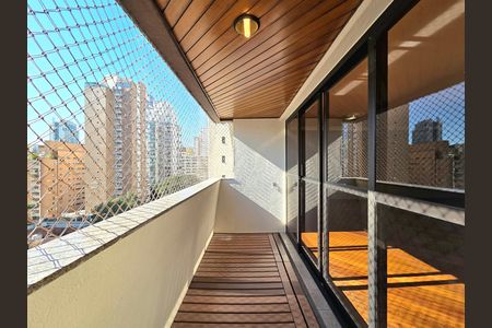 Apartamento para alugar com 180m², 4 quartos e 3 vagas Apartamento para alugar com 180m², 4 quartos e 3 vagasVaranda