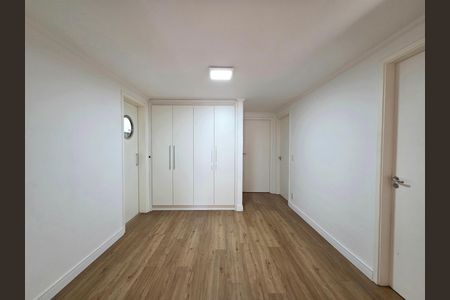 Apartamento para alugar com 180m², 4 quartos e 3 vagas Apartamento para alugar com 180m², 4 quartos e 3 vagasCorredor