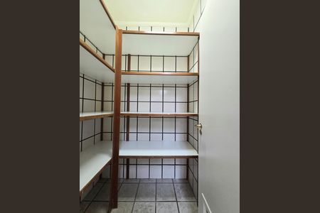 Apartamento para alugar com 180m², 4 quartos e 3 vagas Apartamento para alugar com 180m², 4 quartos e 3 vagasDespensa