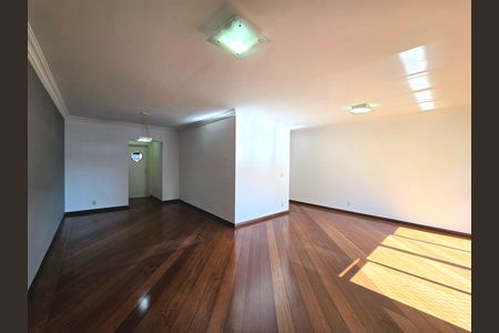 Apartamento para alugar com 4 quartos, 180m² em Vila Uberabinha, São Paulo