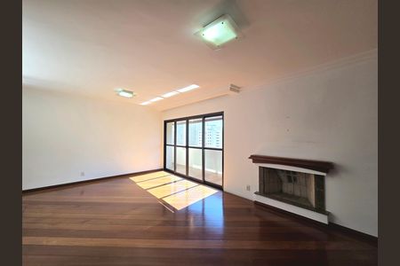 Apartamento para alugar com 180m², 4 quartos e 3 vagas Apartamento para alugar com 180m², 4 quartos e 3 vagasSala