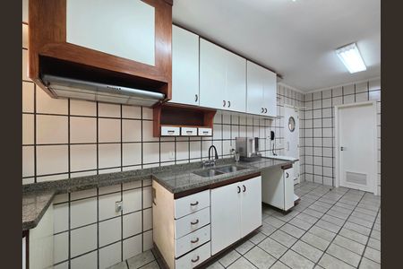 Apartamento para alugar com 180m², 4 quartos e 3 vagas Apartamento para alugar com 180m², 4 quartos e 3 vagasCozinha