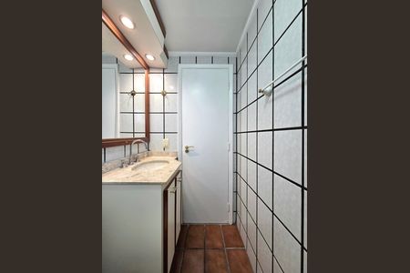Apartamento para alugar com 180m², 4 quartos e 3 vagas Apartamento para alugar com 180m², 4 quartos e 3 vagasBanheiro da Suíte 2