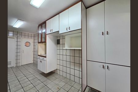 Apartamento para alugar com 180m², 4 quartos e 3 vagas Apartamento para alugar com 180m², 4 quartos e 3 vagasCozinha