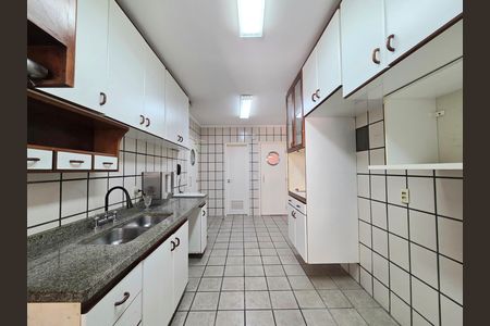 Apartamento para alugar com 180m², 4 quartos e 3 vagas Apartamento para alugar com 180m², 4 quartos e 3 vagasCozinha
