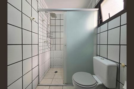 Apartamento para alugar com 180m², 4 quartos e 3 vagas Apartamento para alugar com 180m², 4 quartos e 3 vagasBanheiro da Suíte 1