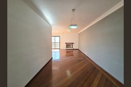 Apartamento para alugar com 180m², 4 quartos e 3 vagas Apartamento para alugar com 180m², 4 quartos e 3 vagasSala