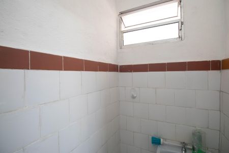 Banheiro de casa para alugar com 1 quarto, 50m² em Vila Guilherme, São Paulo
