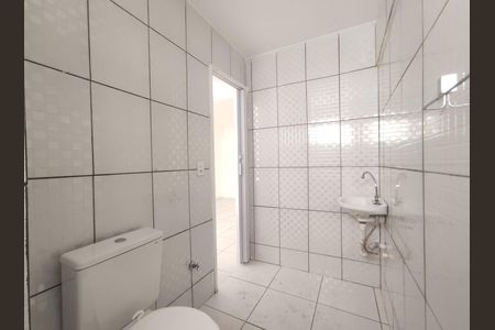 Banheiro de kitnet/studio para alugar com 1 quarto, 30m² em Jardim Oriental, São Paulo