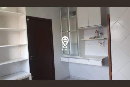 Casa à venda com 3 quartos, 160m² em Vila Gumercindo, São Paulo