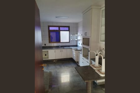 Casa para alugar com 309m², 4 quartos e 2 vagas Casa para alugar com 309m², 4 quartos e 2 vagasCozinha
