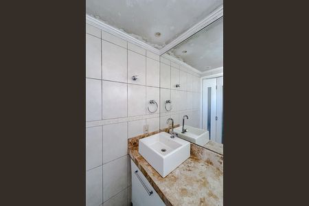 Banheiro de apartamento à venda com 2 quartos, 60m² em Tatuapé, São Paulo