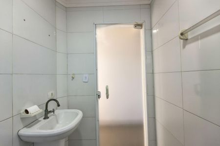 Banheiro de kitnet/studio para alugar com 0 quarto, 42m² em Cidade Ocian, Praia Grande