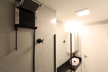 Banheiro de apartamento para alugar com 2 quartos, 28m² em Água Branca, São Paulo