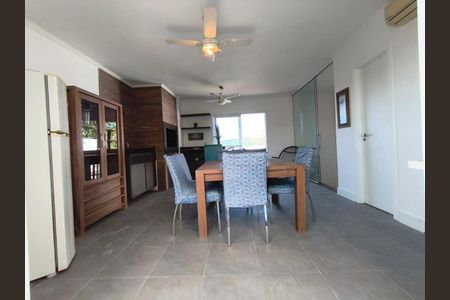 Casa à venda com 209m², 3 quartos e 2 vagas