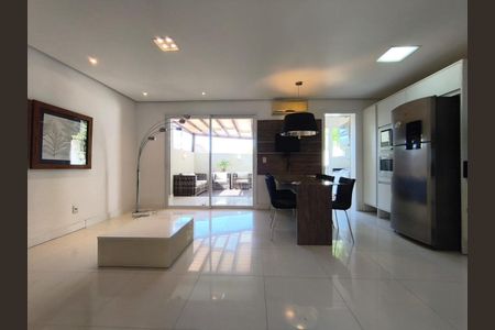 Casa à venda com 209m², 3 quartos e 2 vagas