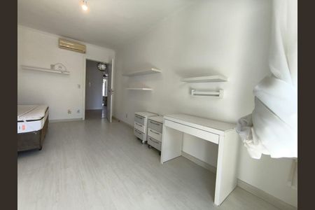 Casa à venda com 209m², 3 quartos e 2 vagas