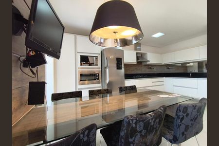 Casa à venda com 209m², 3 quartos e 2 vagas