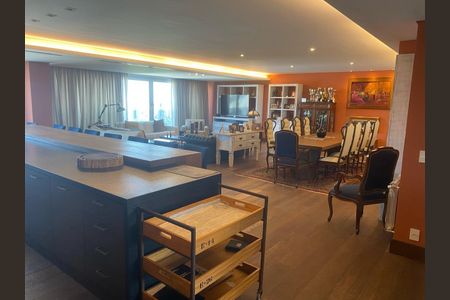 Apartamento à venda com 336m², 3 quartos e 4 vagas